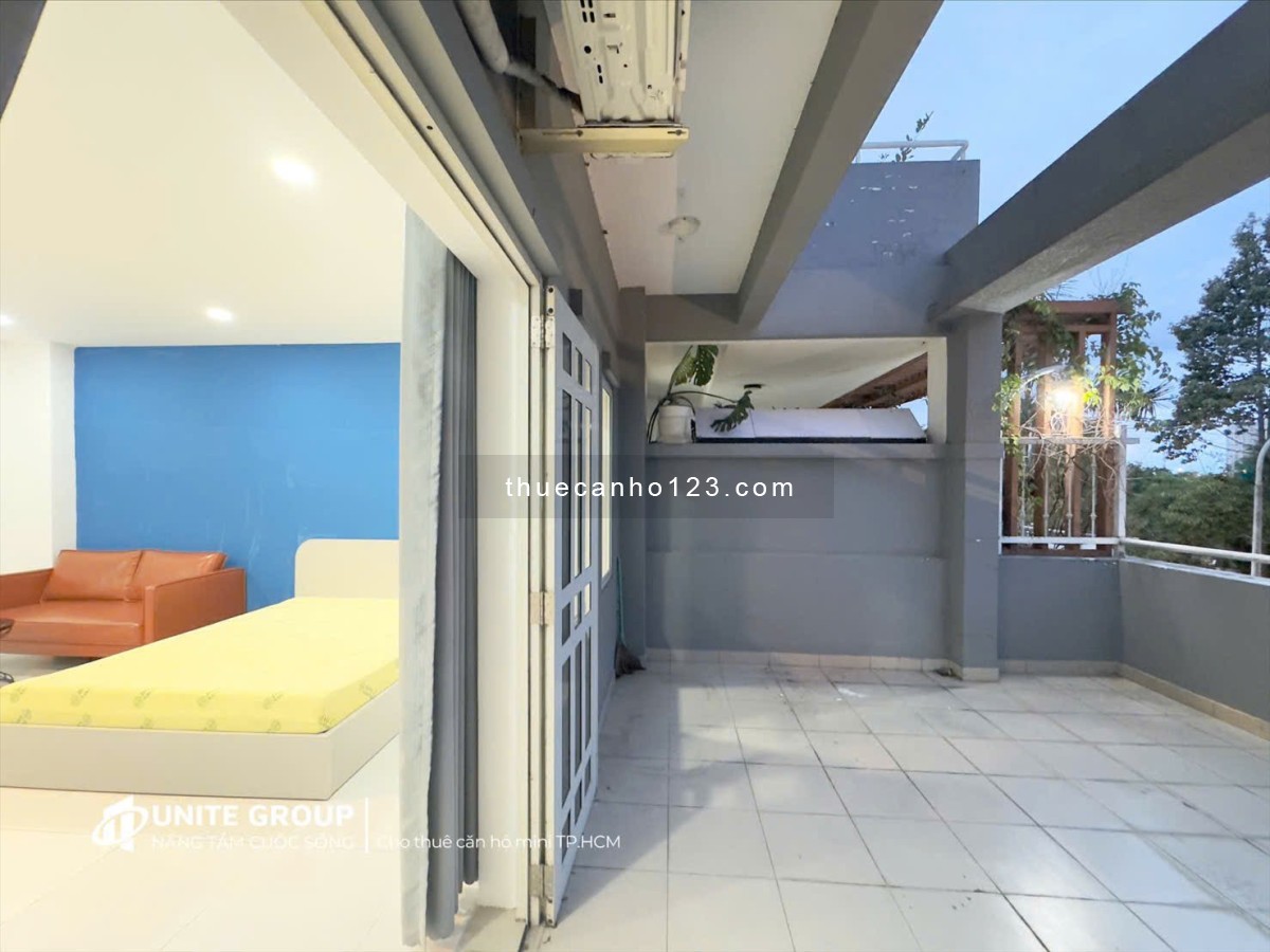 Cho thuê căn hộ 1 phòng ngủ có ban công thoáng mát gần sân bay Tân Sơn Nhất, Tân Bình