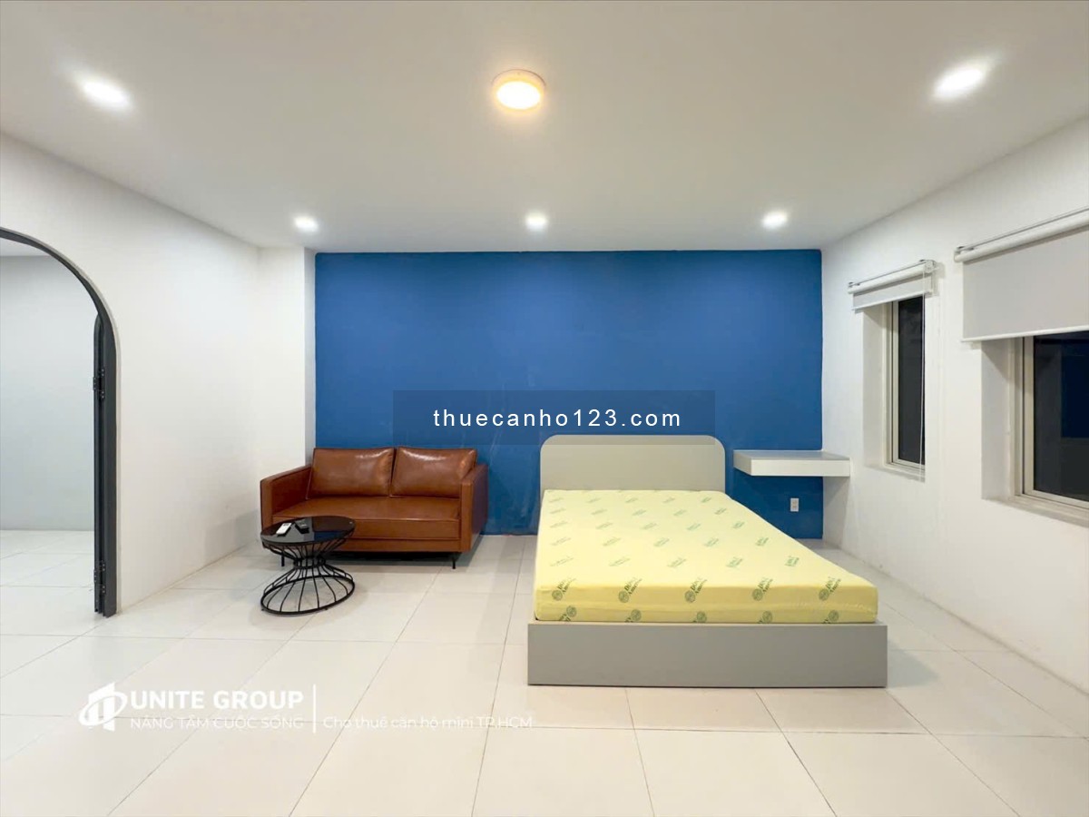 Cho thuê căn hộ 1 phòng ngủ có ban công thoáng mát gần sân bay Tân Sơn Nhất, Tân Bình