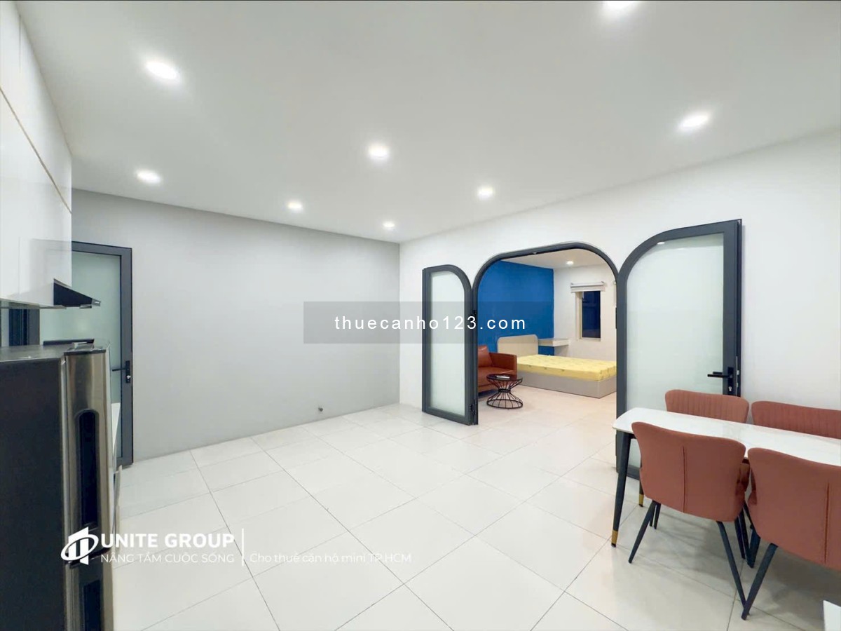 Cho thuê căn hộ 1 phòng ngủ có ban công thoáng mát gần sân bay Tân Sơn Nhất, Tân Bình