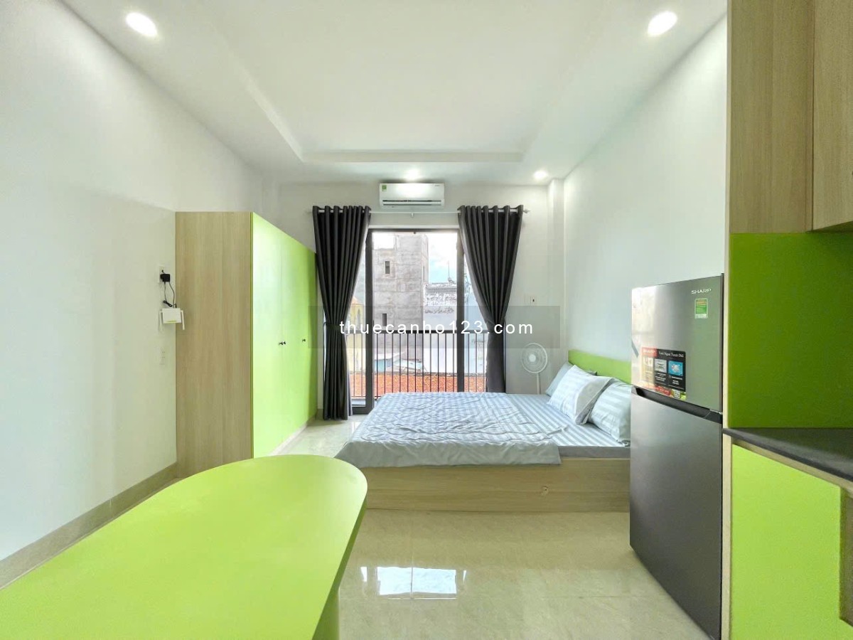 Căn hộ 1PN ban công thoáng mát, full nội thất tone sáng, thang máy, vân tay, gần Landmark, Quận 1,3