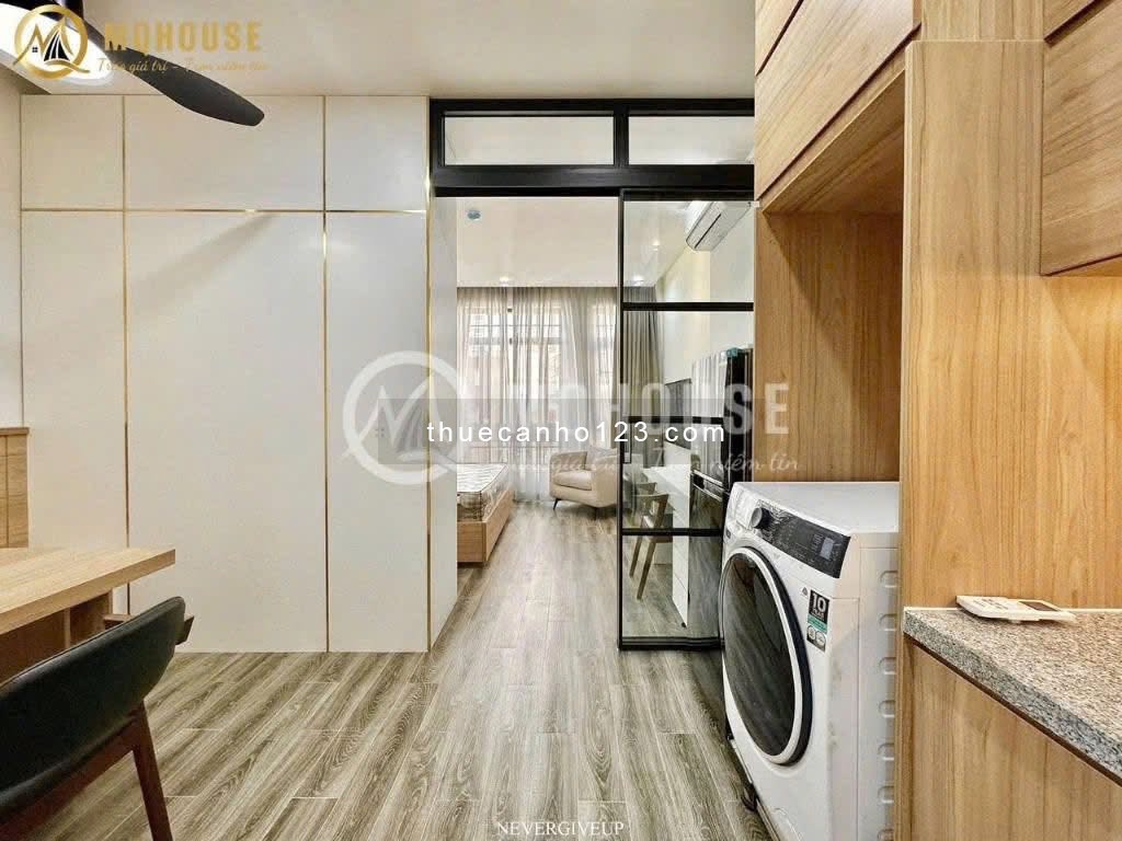 Cho thuê căn hộ 1 phòng ngủ, ban công – Tone gỗ cao cấp, gần sân bay và công viên Hoàng Văn Thụ