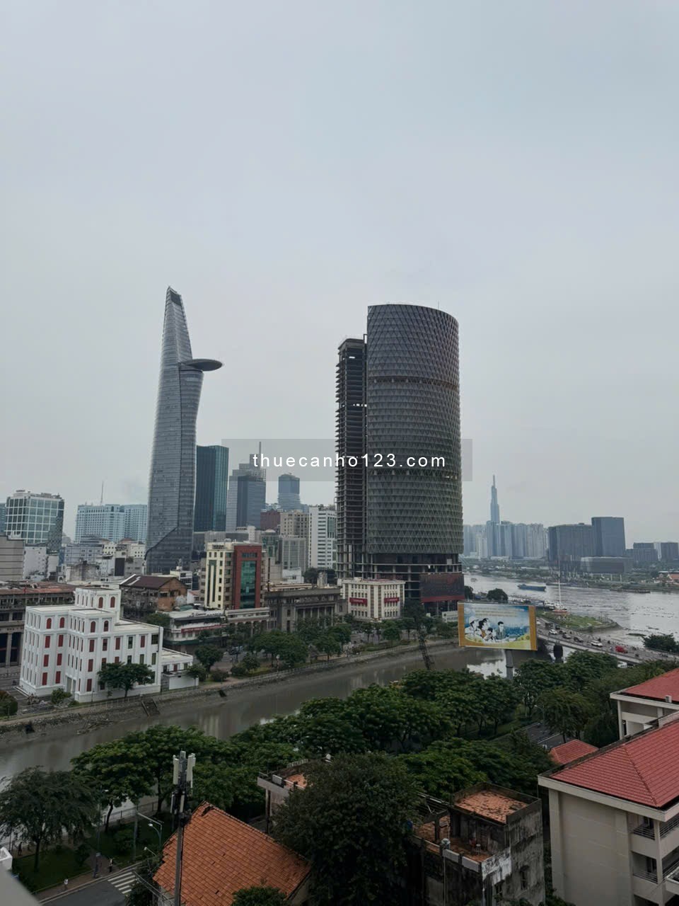 Saigon Royal 2PN view sông Sài Gòn Full nội thất cao cấp tại Bến Vân Đồn Q4 gần Bitexco Takashimaya