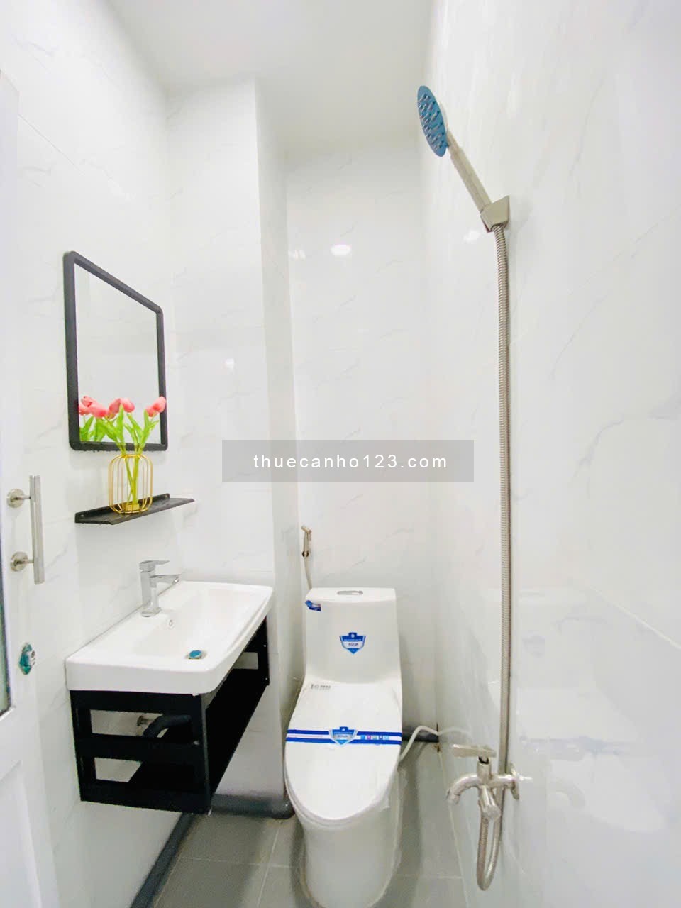 Căn hộ đẹp Đất Thánh, P6 – Ban công siêu rộng, full nội thất