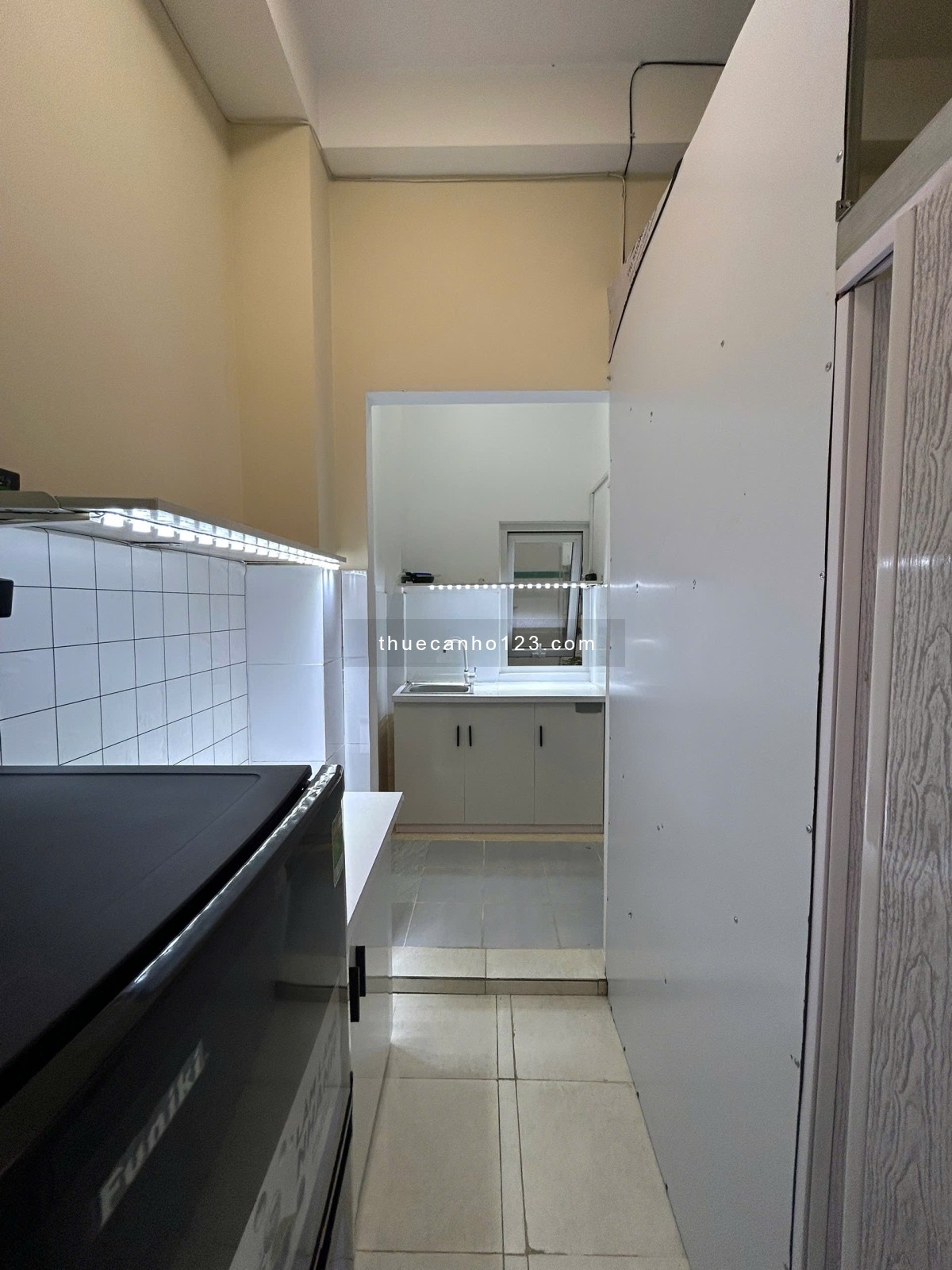 Cho thuê nguyên tầng 2 Phòng ngủ 1wc 70m2 thương lượng ở Đặng Tất Quận 1 gần chợ Tân Định, cầu Kiệu