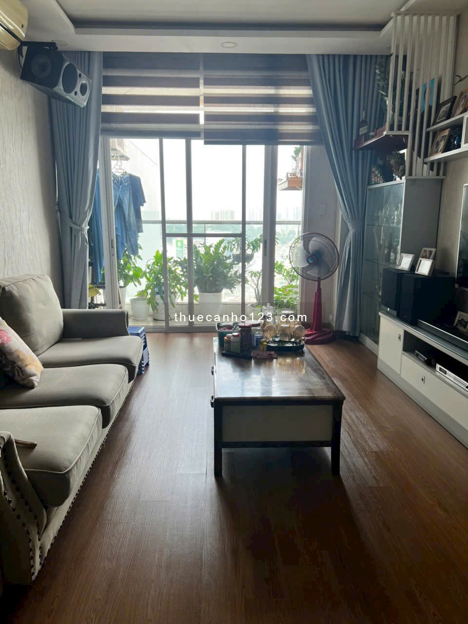 Căn hộ Screc , Trường Sa,Q3 có 1p ngủ có nội thất giá 10tr