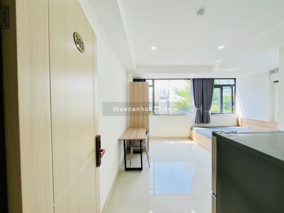 Căn Studio Full nội thất có cửa sổ lớn ngay gần Nguyễn Thị Thập Quận 7