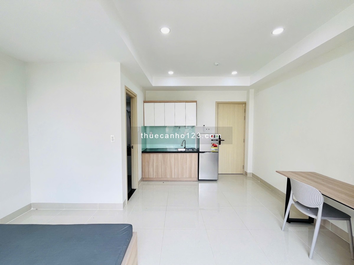 Căn Studio Full nội thất có cửa sổ lớn ngay gần Nguyễn Thị Thập Quận 7