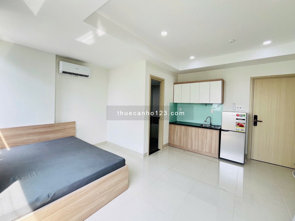 Căn Studio Full nội thất có cửa sổ lớn ngay gần Nguyễn Thị Thập Quận 7