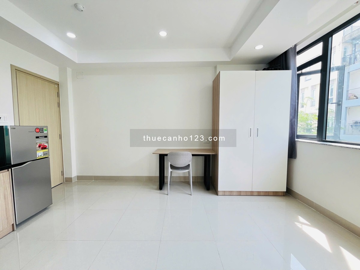 Căn Studio Full nội thất có cửa sổ lớn ngay gần Nguyễn Thị Thập Quận 7
