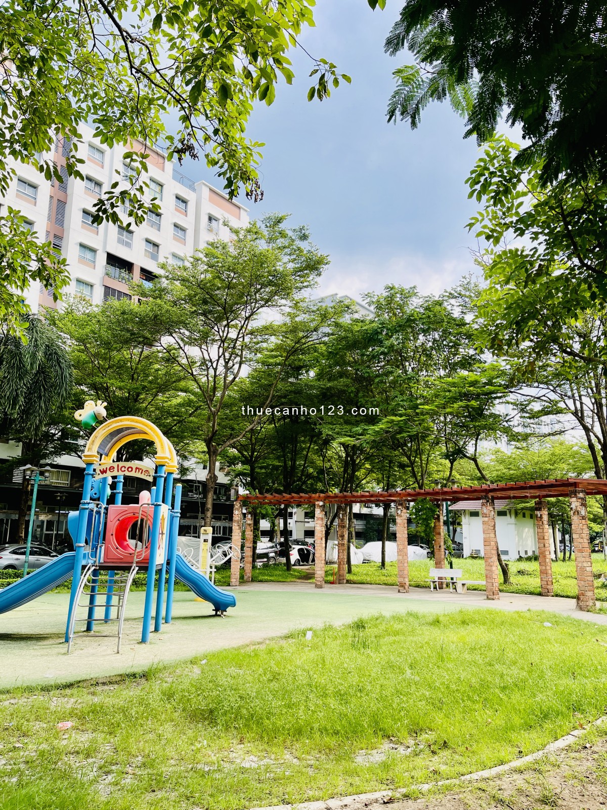 Cho thuê căn hộ 2 phòng ngủ 2 vệ sinh full nội thất giá 7tr5/tháng vào ở được ngay