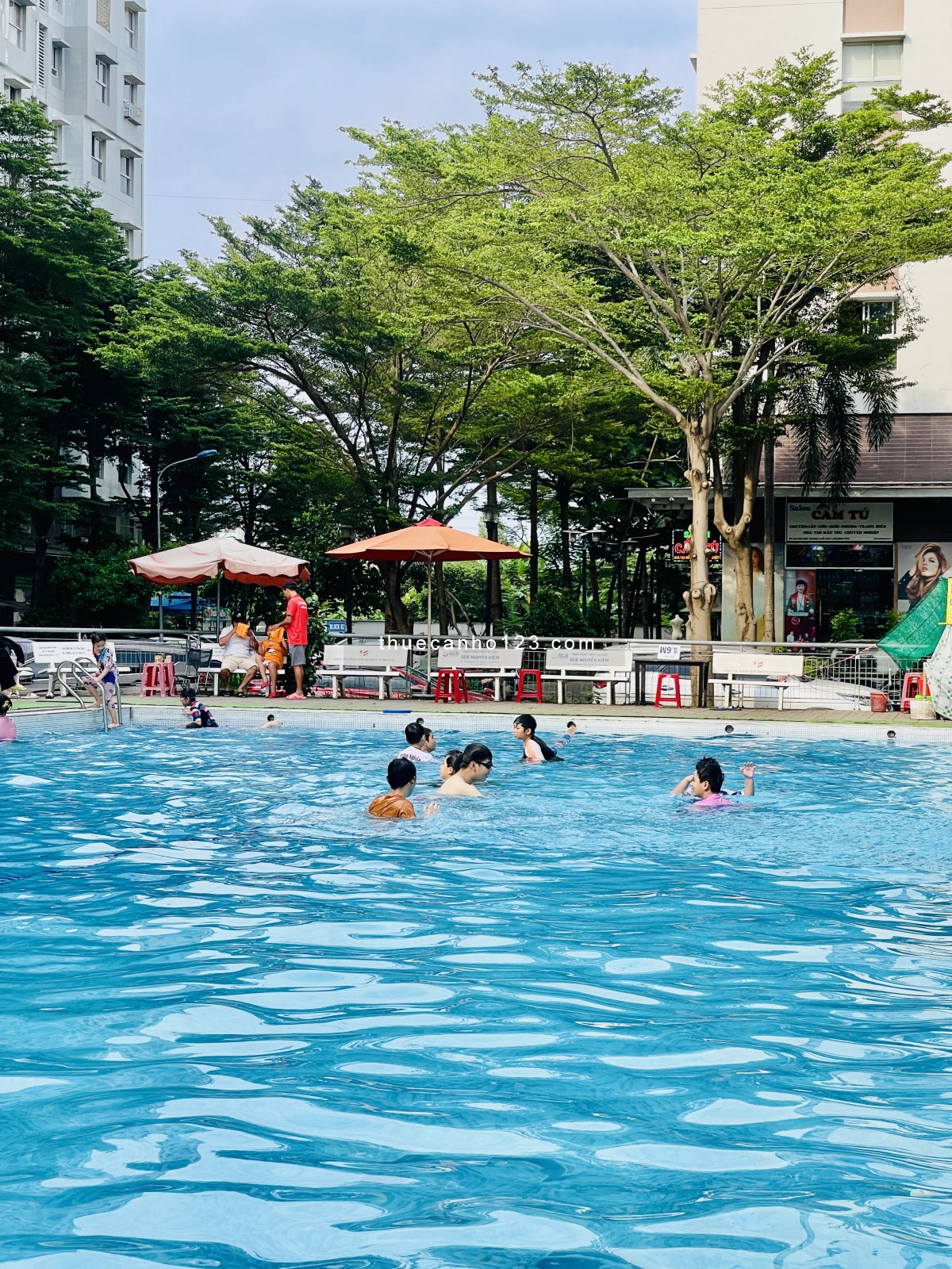 Cho thuê căn hộ 2 phòng ngủ 2 vệ sinh full nội thất giá 7tr5/tháng vào ở được ngay