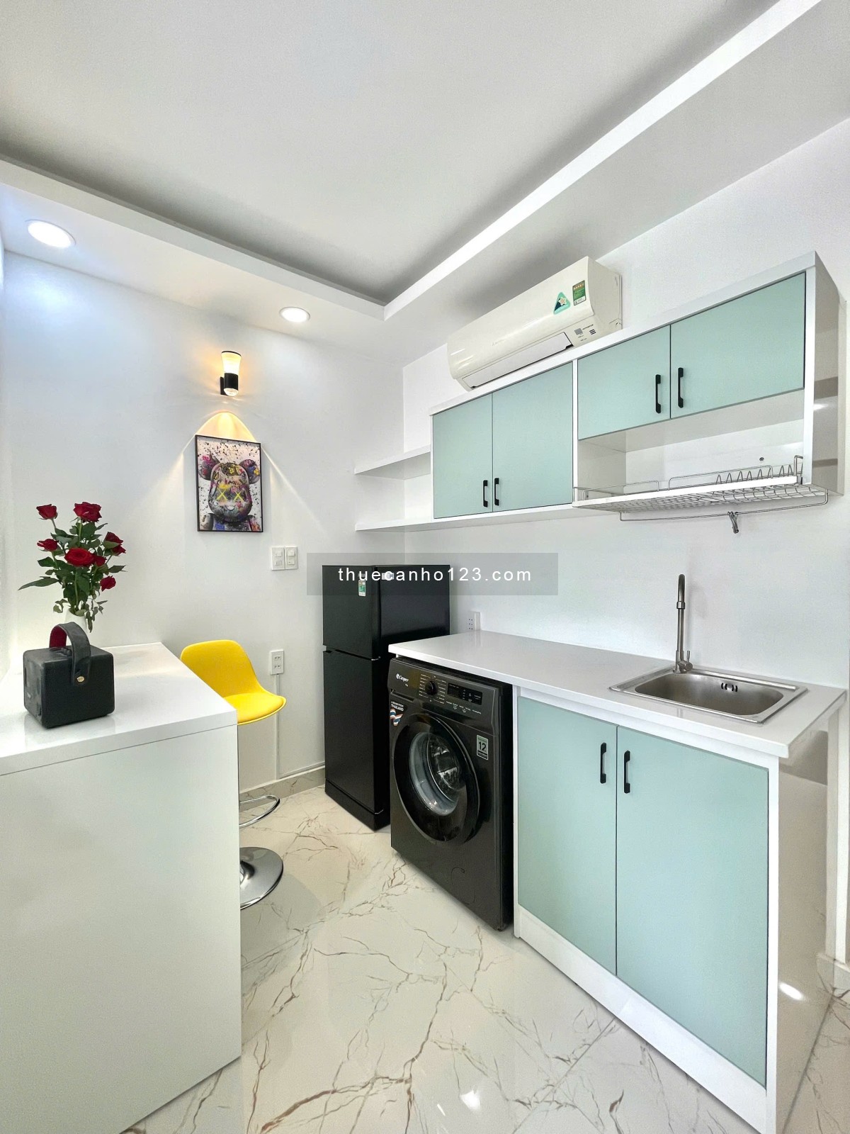 Cho thuê căn hộ Studio Ban công Q1 gần cầu Nguyễn Văn Cừ, chợ Bến Thành, Bitexco