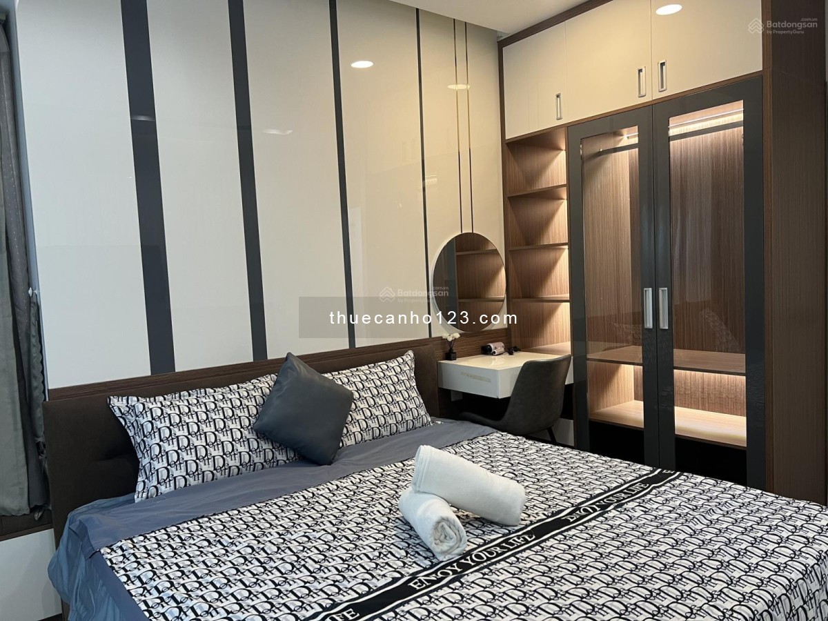 Chính chủ cần cho thuê gấp CHCC Millennium 72m², 2 phòng ngủ, 2WC. Nhà mới, thoáng mát.