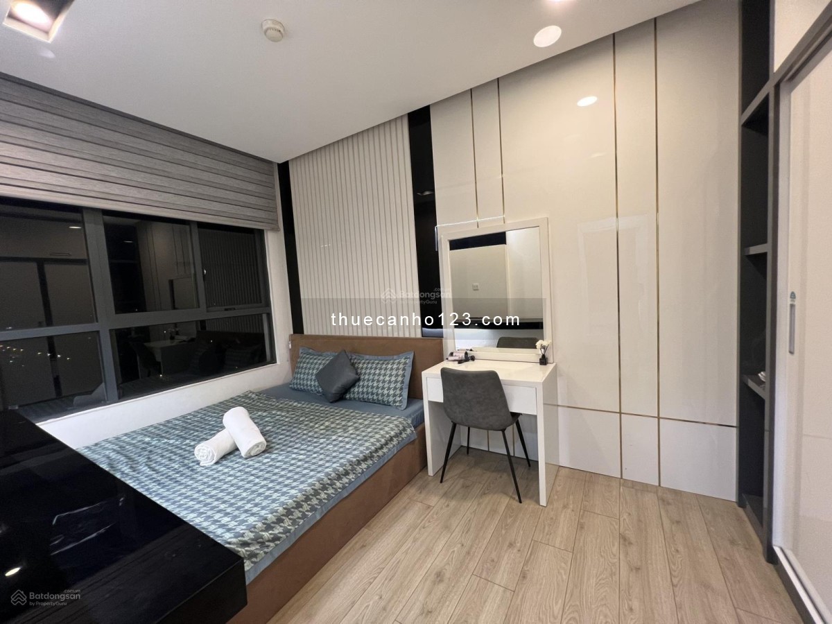 Chính chủ cần cho thuê gấp CHCC Millennium 72m², 2 phòng ngủ, 2WC. Nhà mới, thoáng mát.