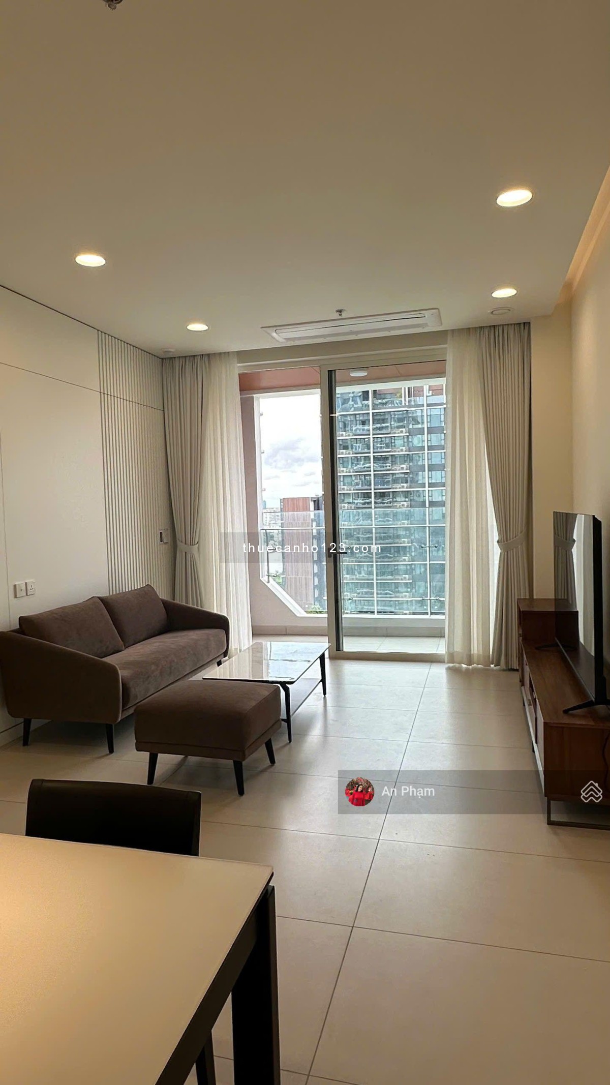 Cho thuê 2 phòng ngủ view sông, view ngắm pháo hoa