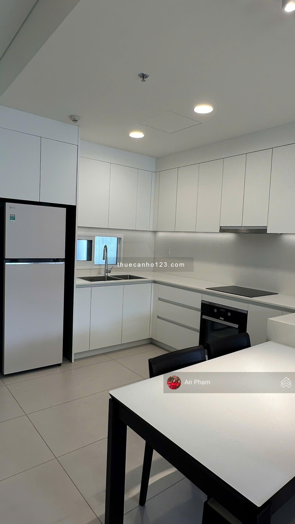 Cho thuê 2 phòng ngủ view sông, view ngắm pháo hoa