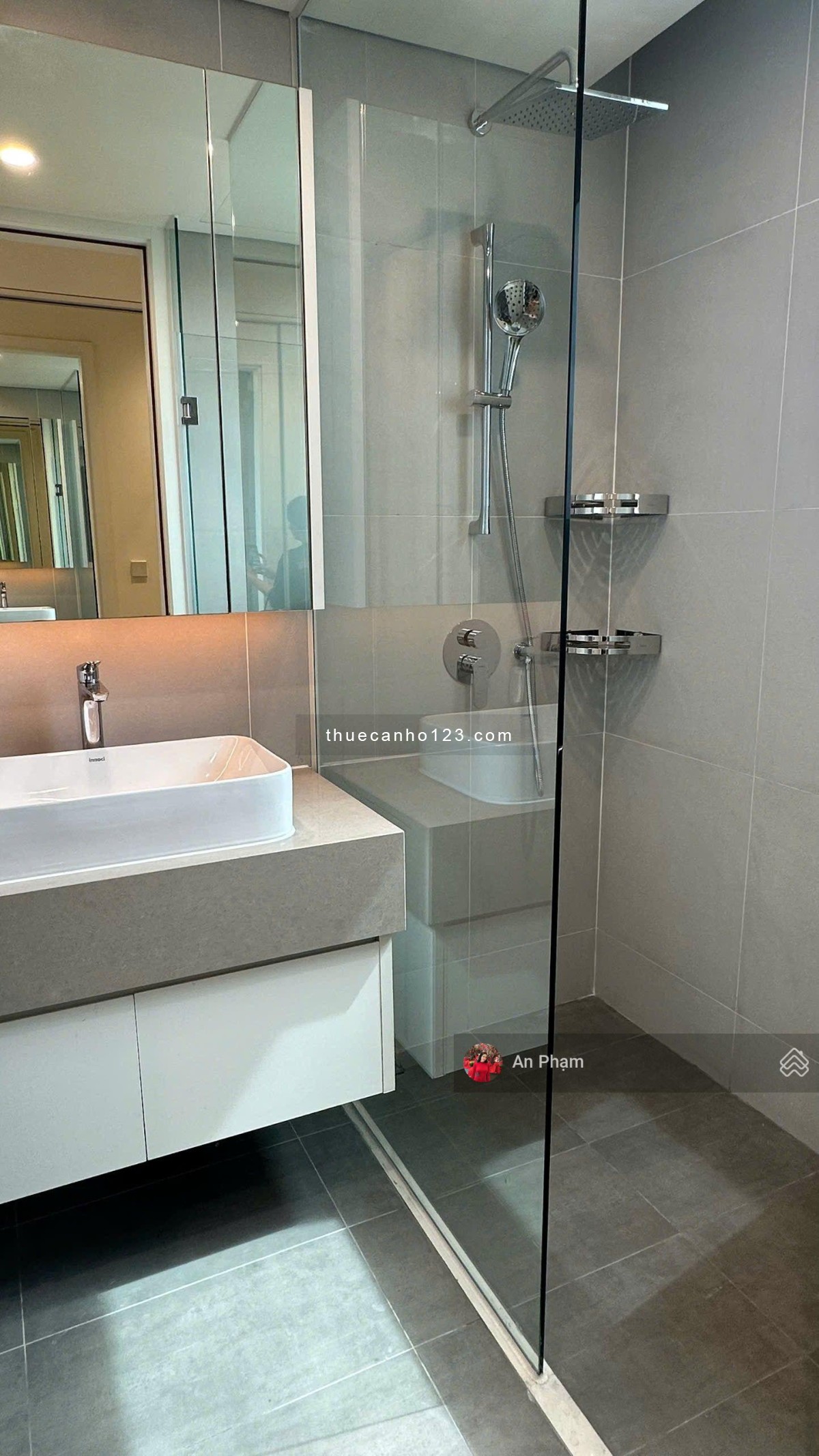 Cho thuê 2 phòng ngủ view sông, view ngắm pháo hoa