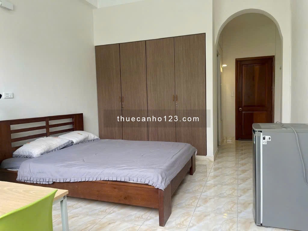 Studio ban công lớn thoáng gần Parcmall, cầu chữ Y, cầu Nguyễn Tri Phương, Đh UEH,...