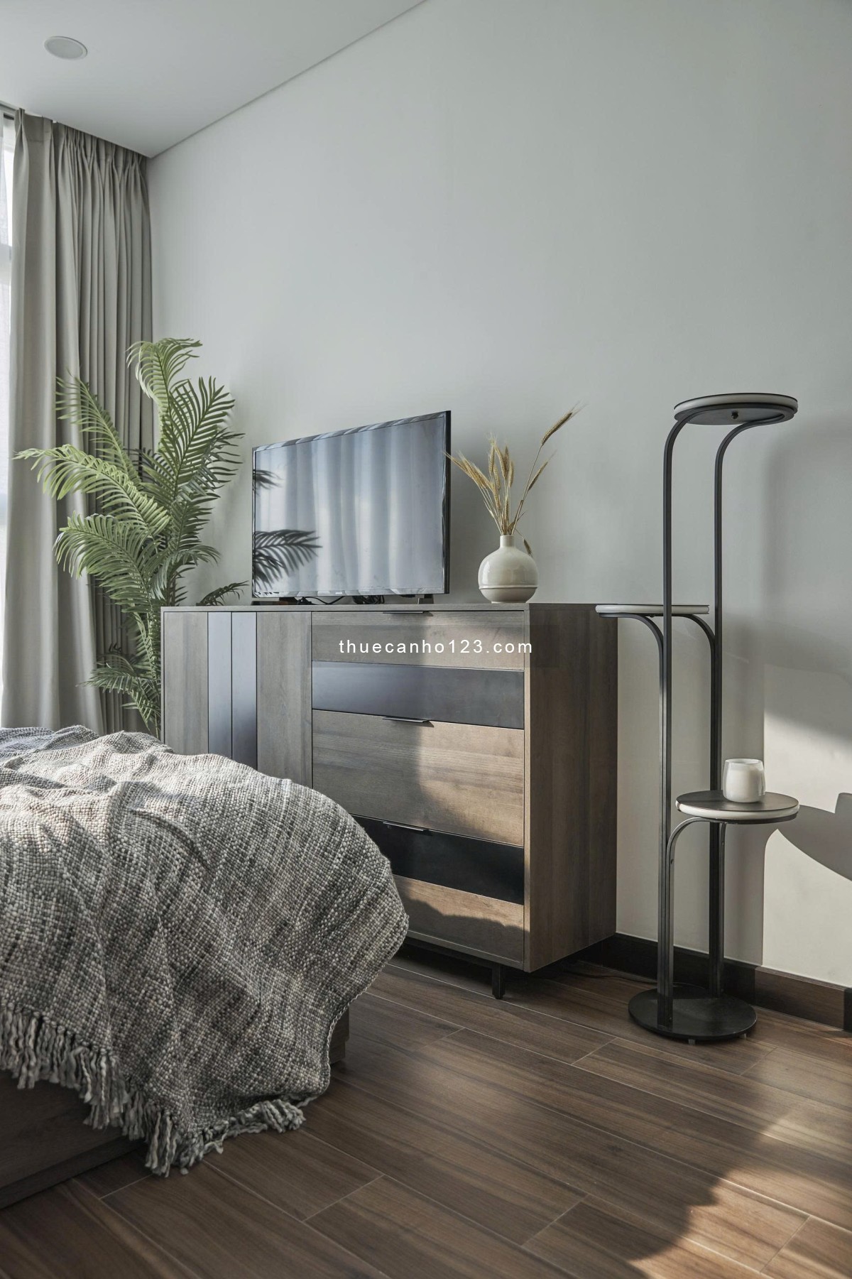 1PN EMPIRE CITY NỘI THẤT XỊN CHO THUÊ