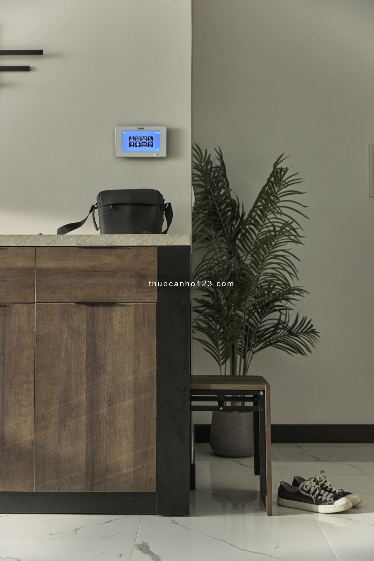 1PN EMPIRE CITY NỘI THẤT XỊN CHO THUÊ