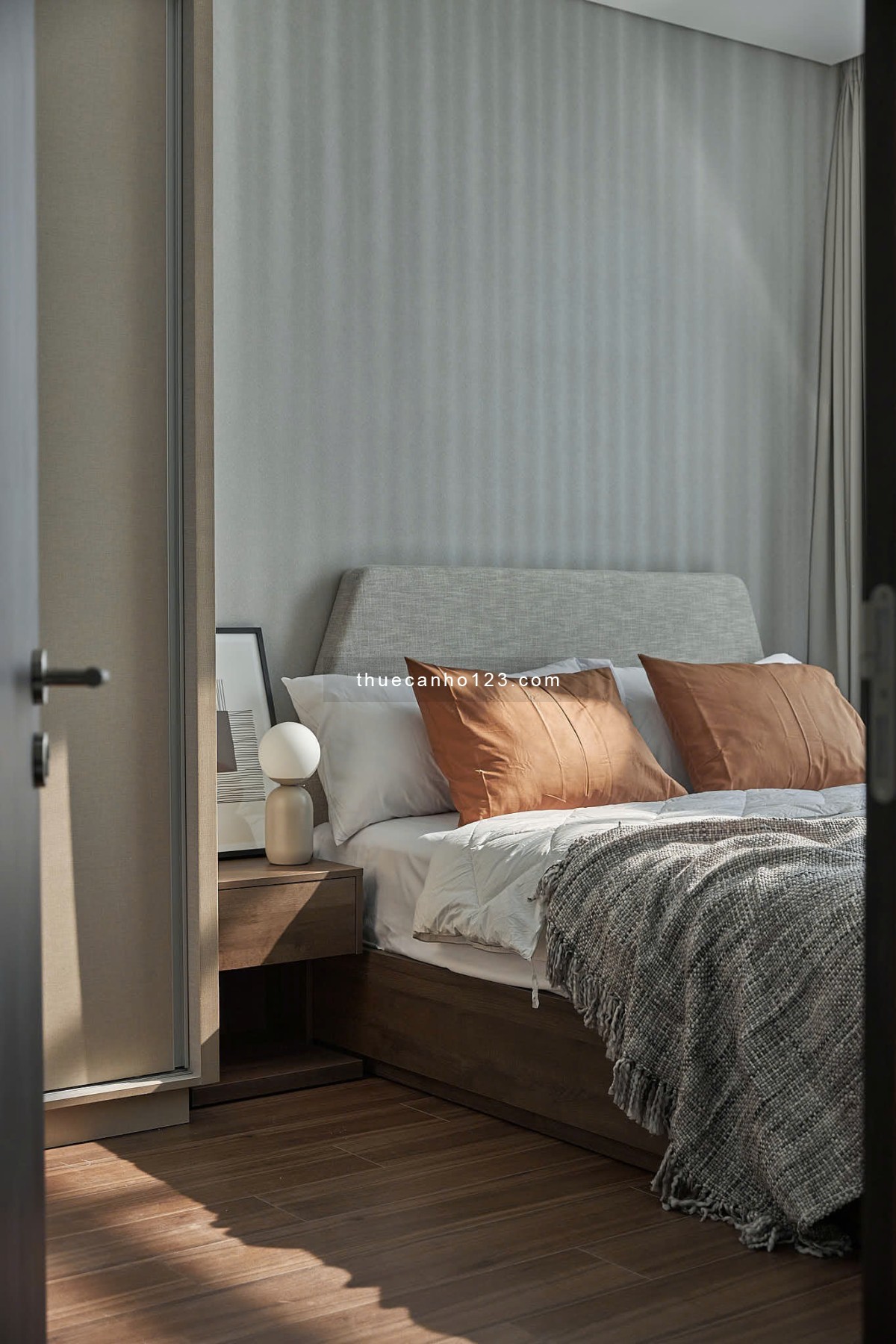 1PN EMPIRE CITY NỘI THẤT XỊN CHO THUÊ