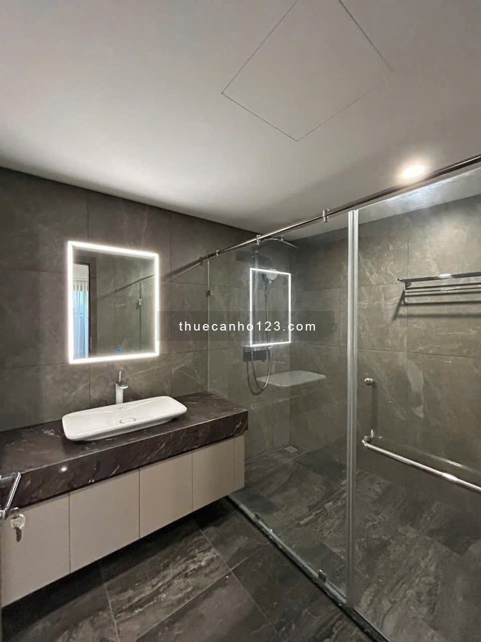 C/c Hà Đô Centrosa Q10 rộng 97m2, 2p ngủ, giá 22tr/th