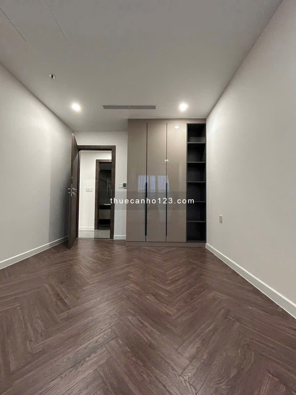 C/c Hà Đô Centrosa Q10 rộng 97m2, 2p ngủ, giá 22tr/th