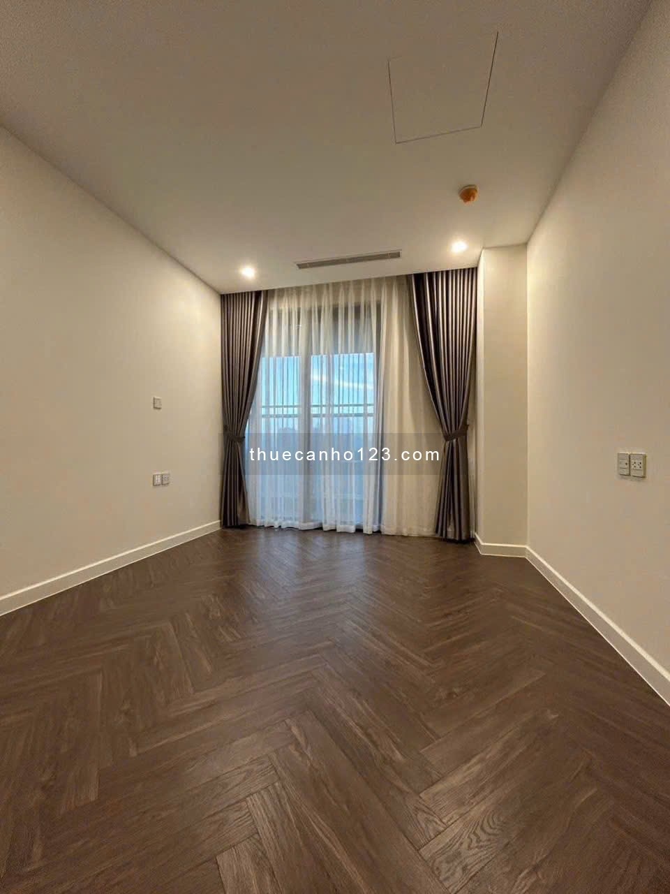 C/c Hà Đô Centrosa Q10 rộng 97m2, 2p ngủ, giá 22tr/th