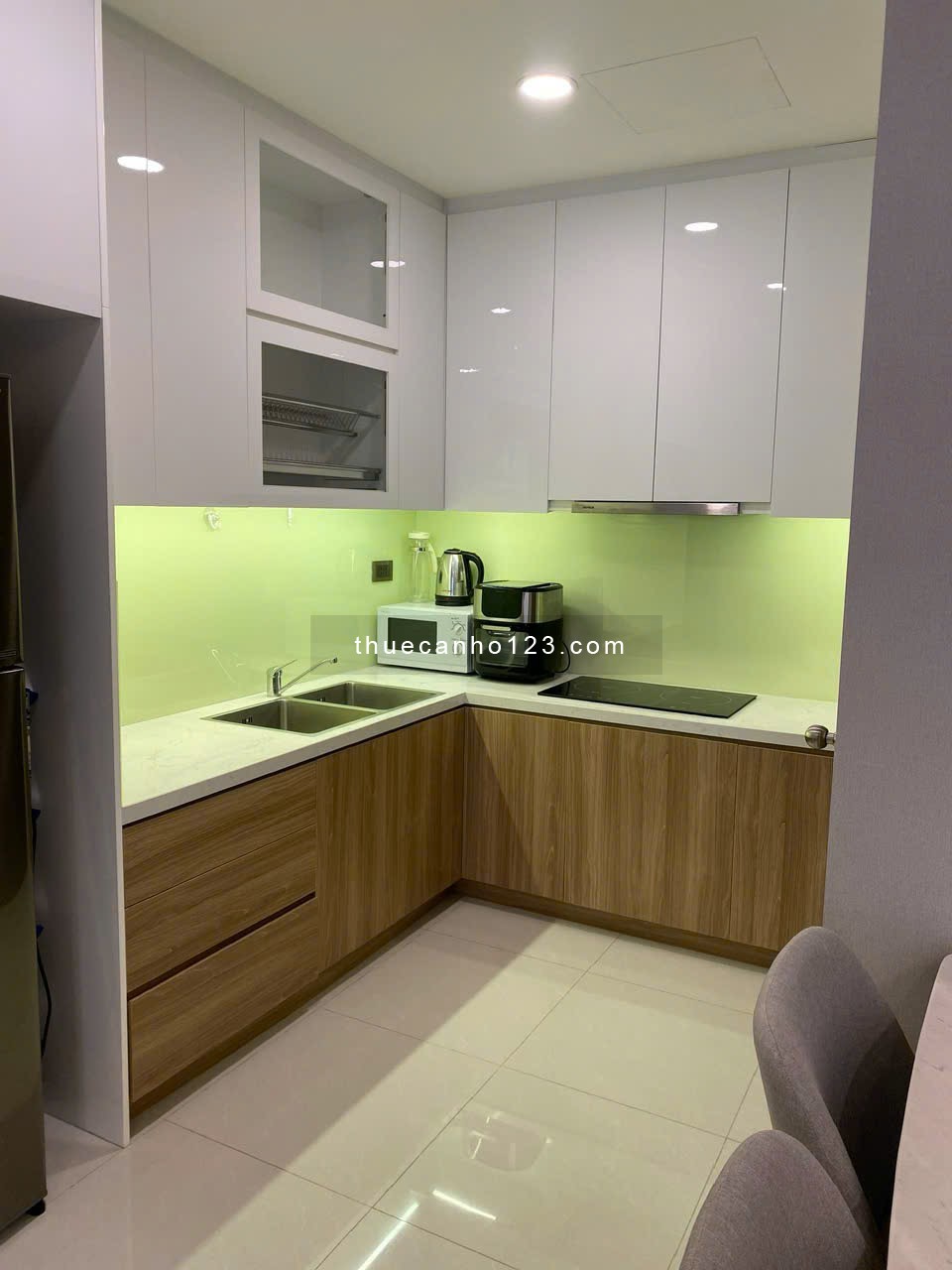 Cho thuê CC 2PN 2WC tại Saigon Royal, Quận 4 – View Bến Bạch Đằng, Quận 1