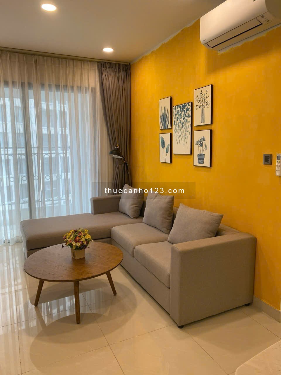 Cho thuê CC 2PN 2WC tại Saigon Royal, Quận 4 – View Bến Bạch Đằng, Quận 1