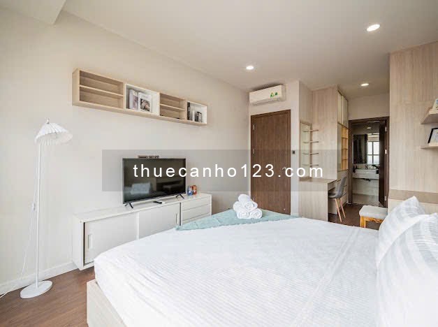 Thuê Saigon Royal 2PN 2WC view sông Sài Gòn Bitexco tại Bến Vân Đồn Q4 gần Nguyễn Huệ Takashimaya Q1