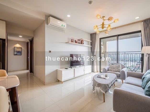 Thuê Saigon Royal 2PN 2WC view sông Sài Gòn Bitexco tại Bến Vân Đồn Q4 gần Nguyễn Huệ Takashimaya Q1