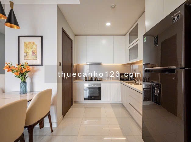 Thuê Saigon Royal 2PN 2WC view sông Sài Gòn Bitexco tại Bến Vân Đồn Q4 gần Nguyễn Huệ Takashimaya Q1