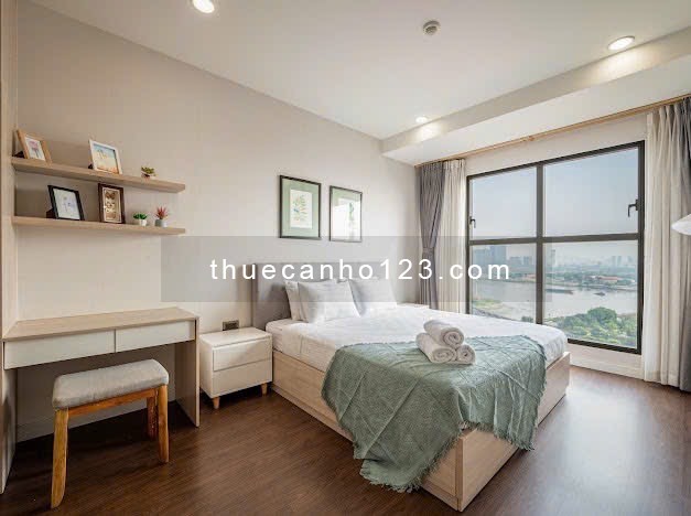Thuê Saigon Royal 2PN 2WC view sông Sài Gòn Bitexco tại Bến Vân Đồn Q4 gần Nguyễn Huệ Takashimaya Q1