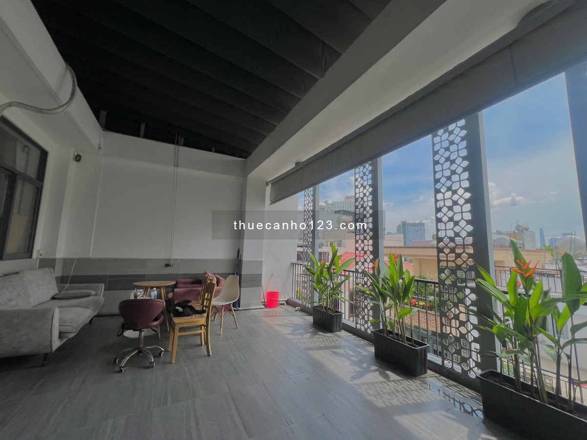 Cho thuê căn hộ 2 phòng ngủ, khu bếp sinh hoạt chung rộng, view cao ở Lê Văn Sỹ quận 3 hẻm ô tô
