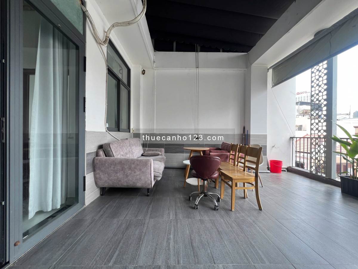 Cho thuê căn hộ 2 phòng ngủ, khu bếp sinh hoạt chung rộng, view cao ở Lê Văn Sỹ quận 3 hẻm ô tô