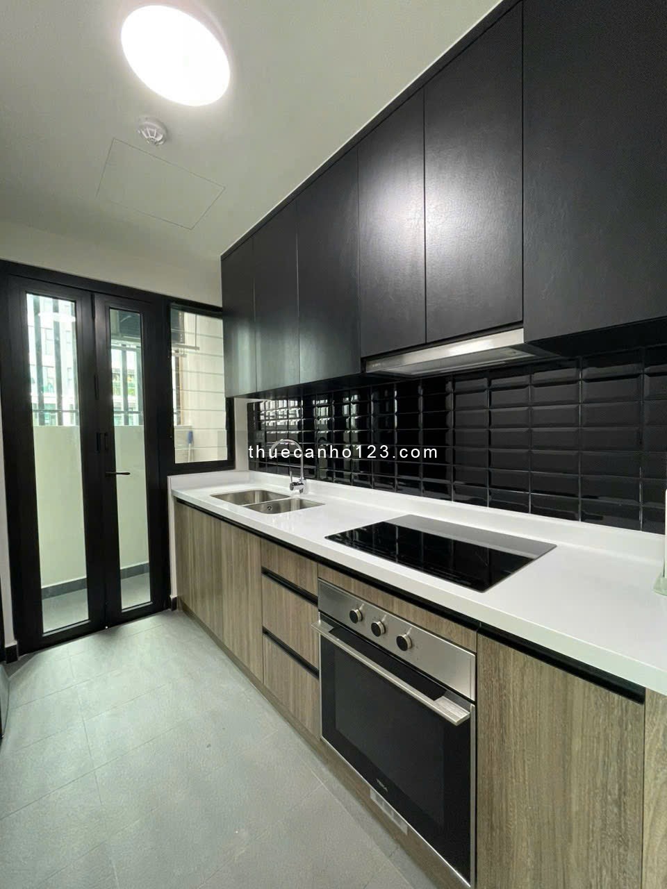 Thuê Delasol 2PN 2WC view sống Tôn Thất Thuyết Q4 gần cầu Calmette Kênh Tẻ Q1 Q3 Bitexco Nguyễn Huệ