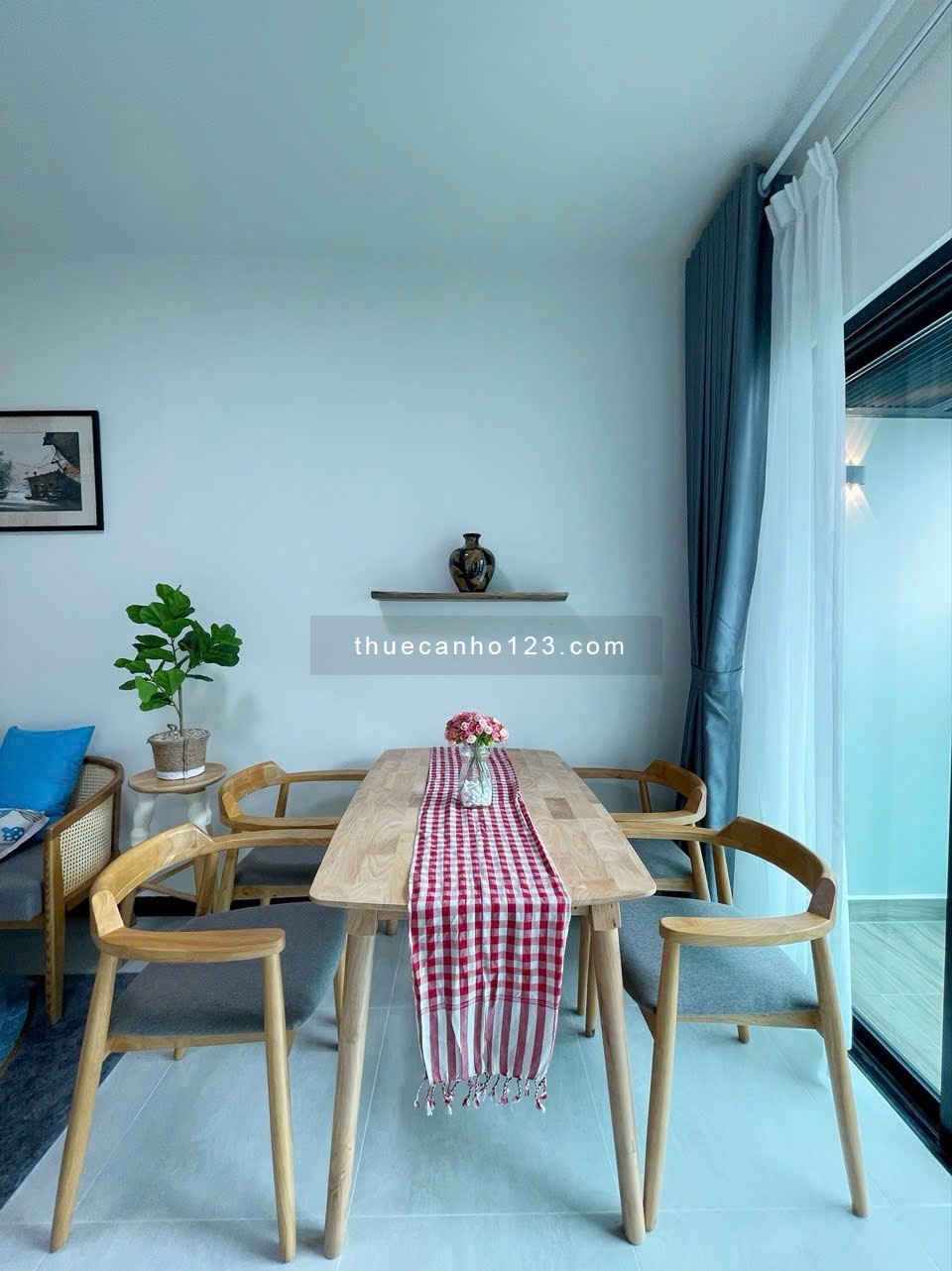 Thuê Delasol 2PN 2WC view sống Tôn Thất Thuyết Q4 gần cầu Calmette Kênh Tẻ Q1 Q3 Bitexco Nguyễn Huệ