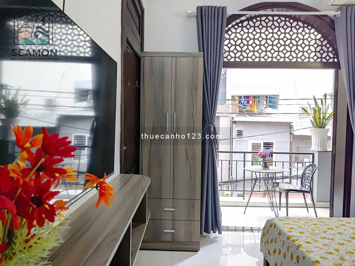 Cho Thuê Căn Hộ Ban Công Thoáng Mát, Full Nội Thất Ngay Trung Tâm Q1, Gần Hồ Con Rùa