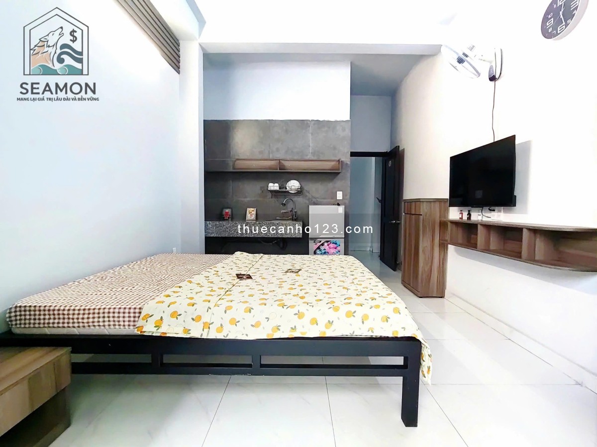 Cho Thuê Căn Hộ Ban Công Thoáng Mát, Full Nội Thất Ngay Trung Tâm Q1, Gần Hồ Con Rùa