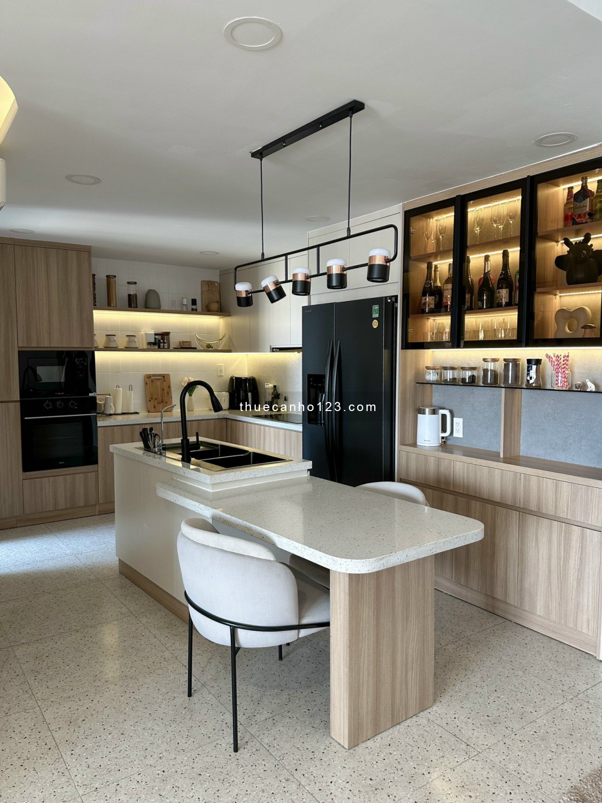 The Gold View Quận 4 cho thuê căn view Bitexco