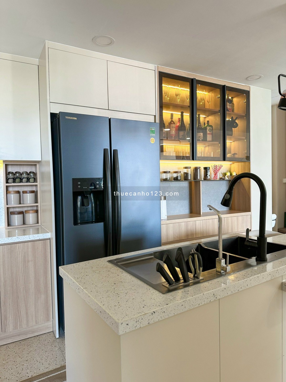 The Gold View Quận 4 cho thuê căn view Bitexco