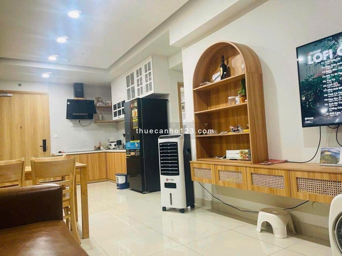 Cho thuê 2PN, 71m2, giá 15tr, full nội thất, view công viên, Emerald Celadon city