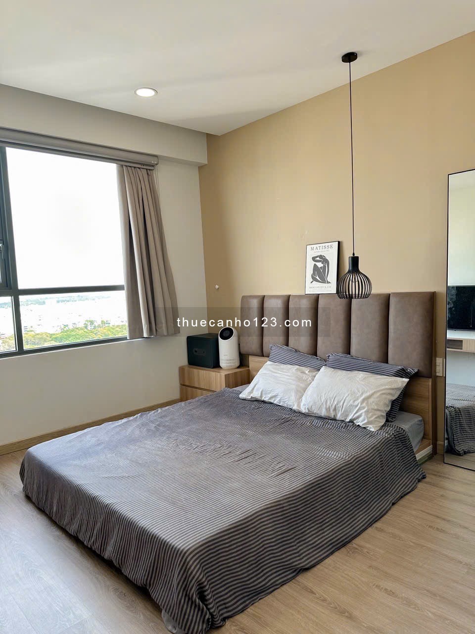 THUÊ GOLD VIEW 2PN2WC 80M2 BAN CÔNG VIEW SÔNG NGAY BẾN VÂN ĐỒN QUẬN 4 SÁT Q1 Q3LH HARRY 0775926400