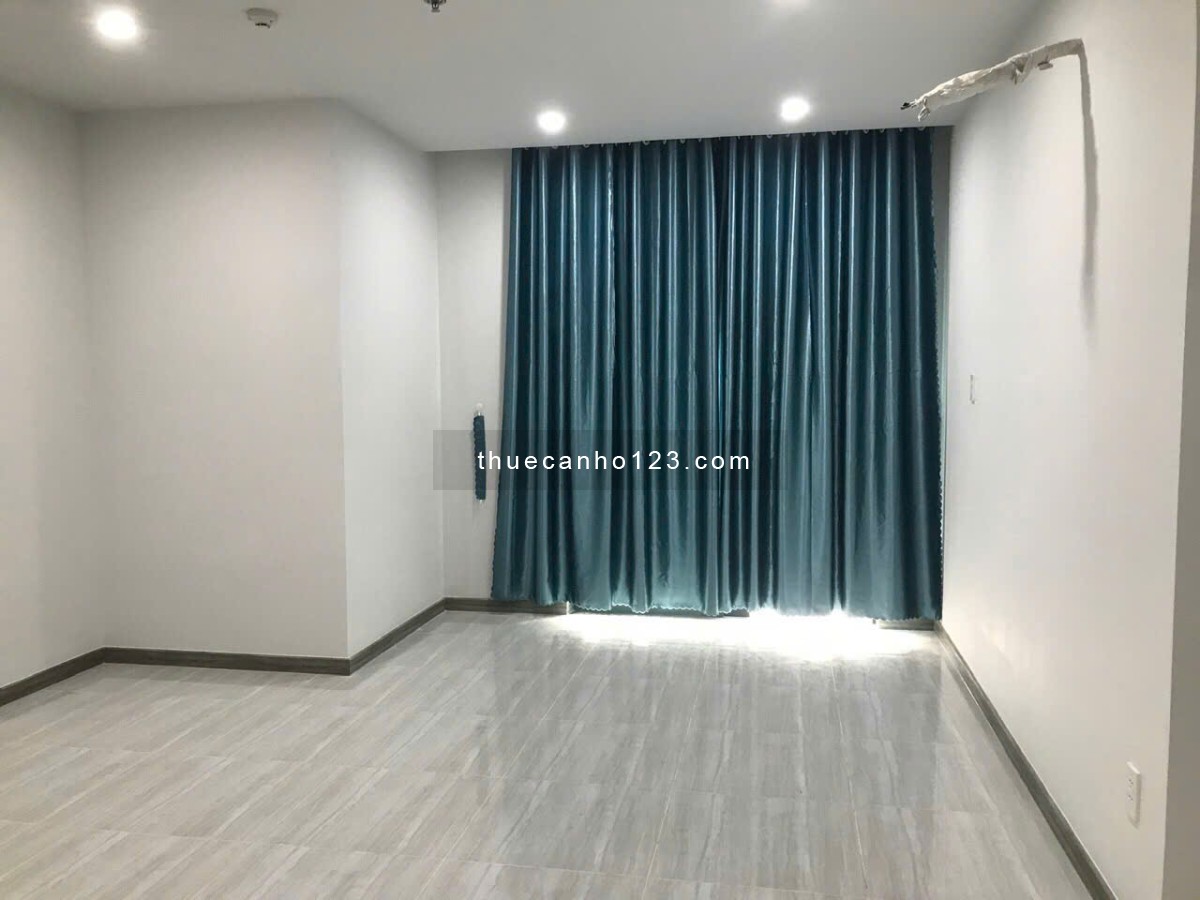 Cho thuê căn hộ 2PN2WC 60m2, sát Phạm Văn Đồng, view Landmark81 thoáng mát.