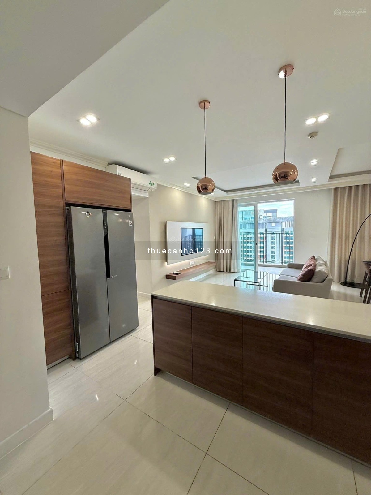 Cho thuê căn hộ góc 3PN Vista Verde Quận 2.