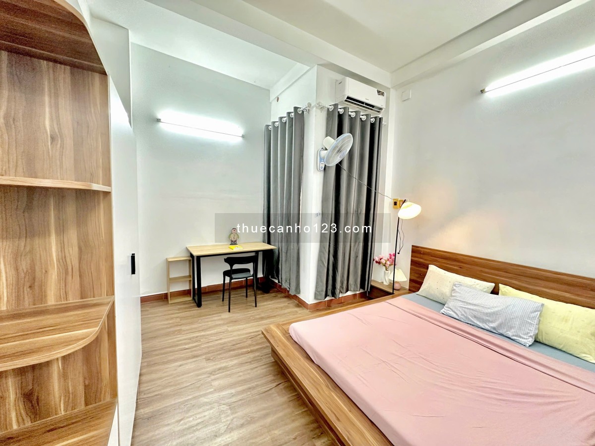 Căn hộ 2PN 2WC, cửa sổ trời thoáng, giờ giấc tự do, ra vào vân tay, không chung chủ, gần GV,PN