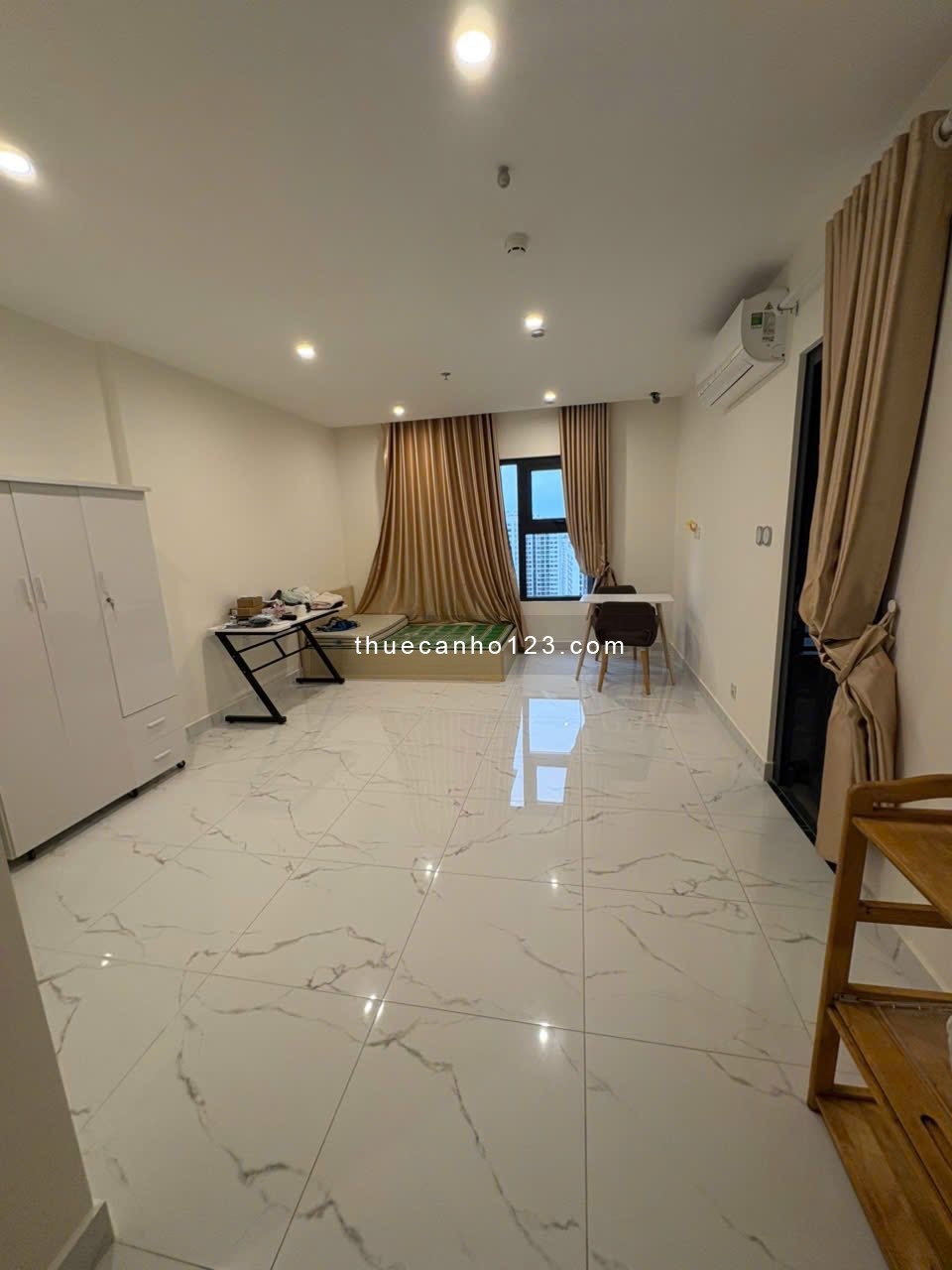 Cho thuê căn hộ studio Vinhomes Grand Park Quận 9