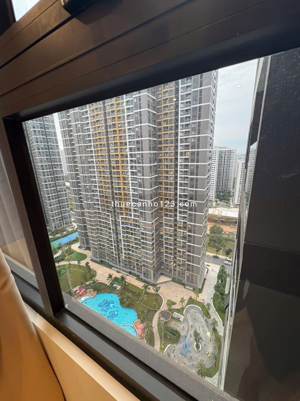 Cho thuê căn hộ studio Vinhomes Grand Park Quận 9