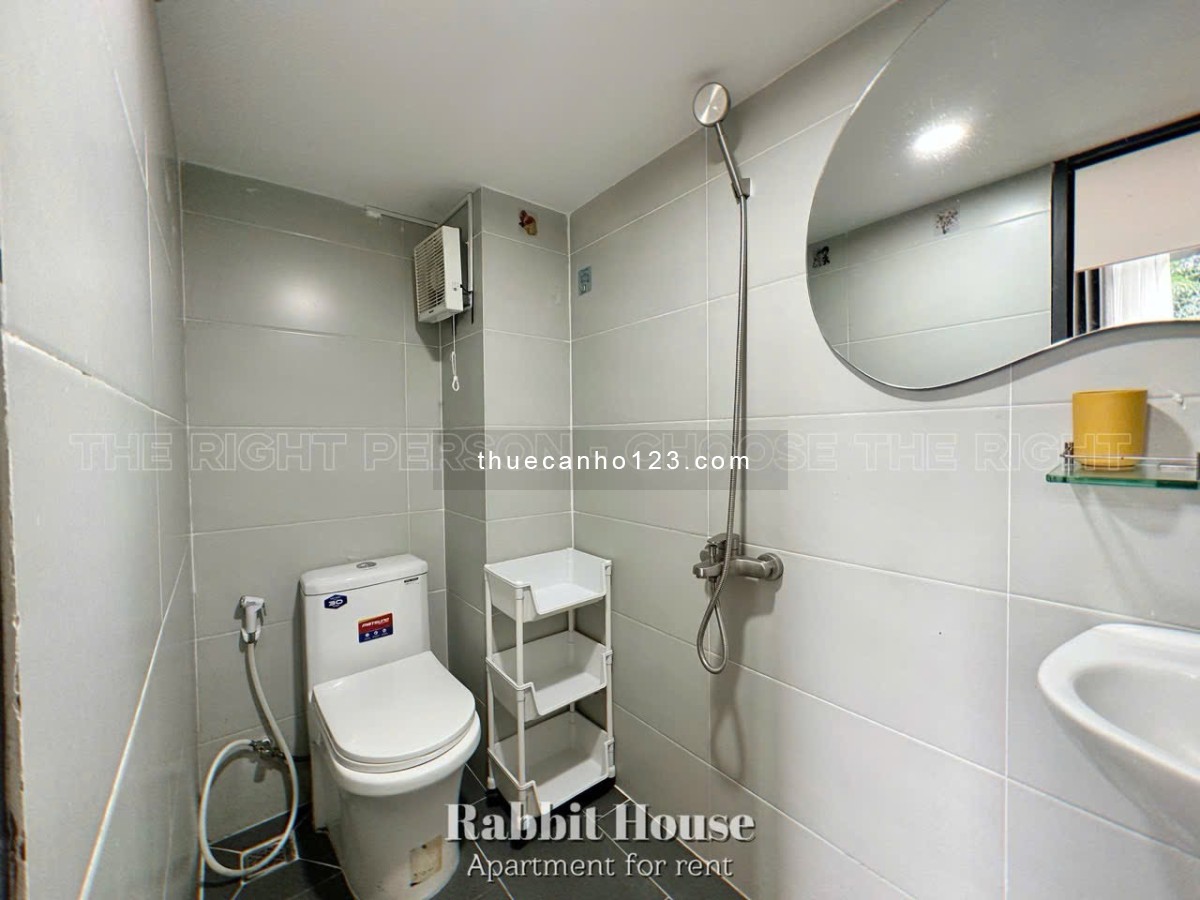 Căn hộ Duplex gác cao 2m, ban công thoáng mát, hẻm xe hơi, thang máy, vân tay, gần PN, GV